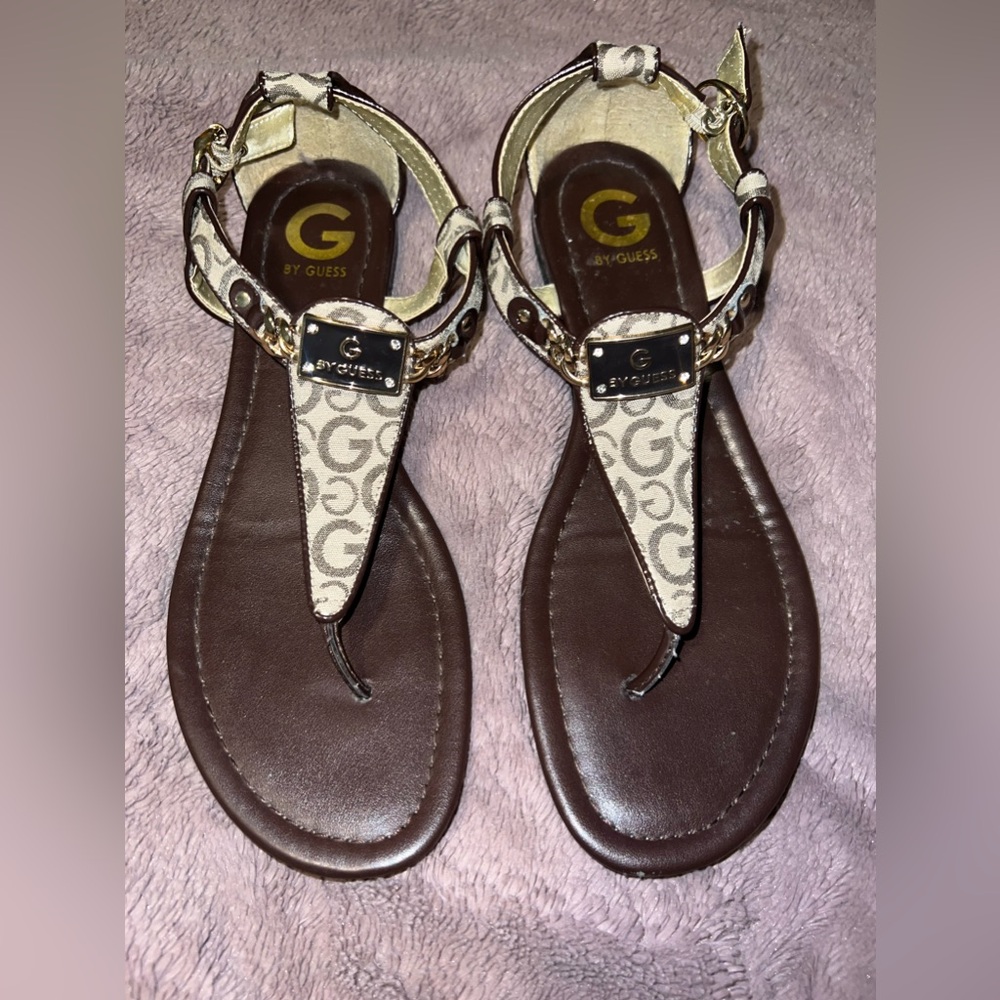 GUESS Brown and Cream Women's Sandals size 9.5